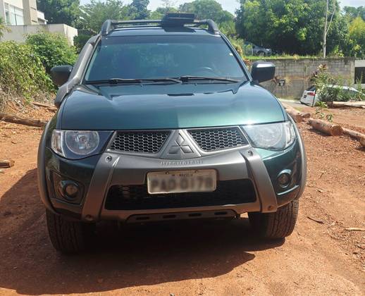 MITSUBISHI L200 SAVANA 3.2 4X4 16V TURBO INTERCOOLER DIESEL 4P AUTOMÁTICO